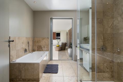 Main en-suite with sliding door